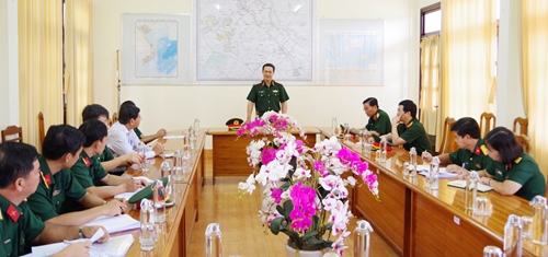 Thứ trưởng Bộ Quốc phòng Vũ Hải Sản làm việc tại Bộ CHQS tỉnh An Giang


